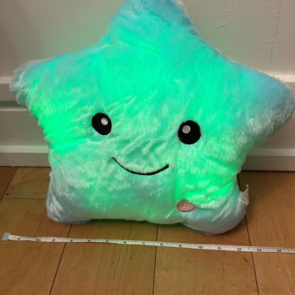 LED Star Pillow - 15”x5” - Picture 11 of 11